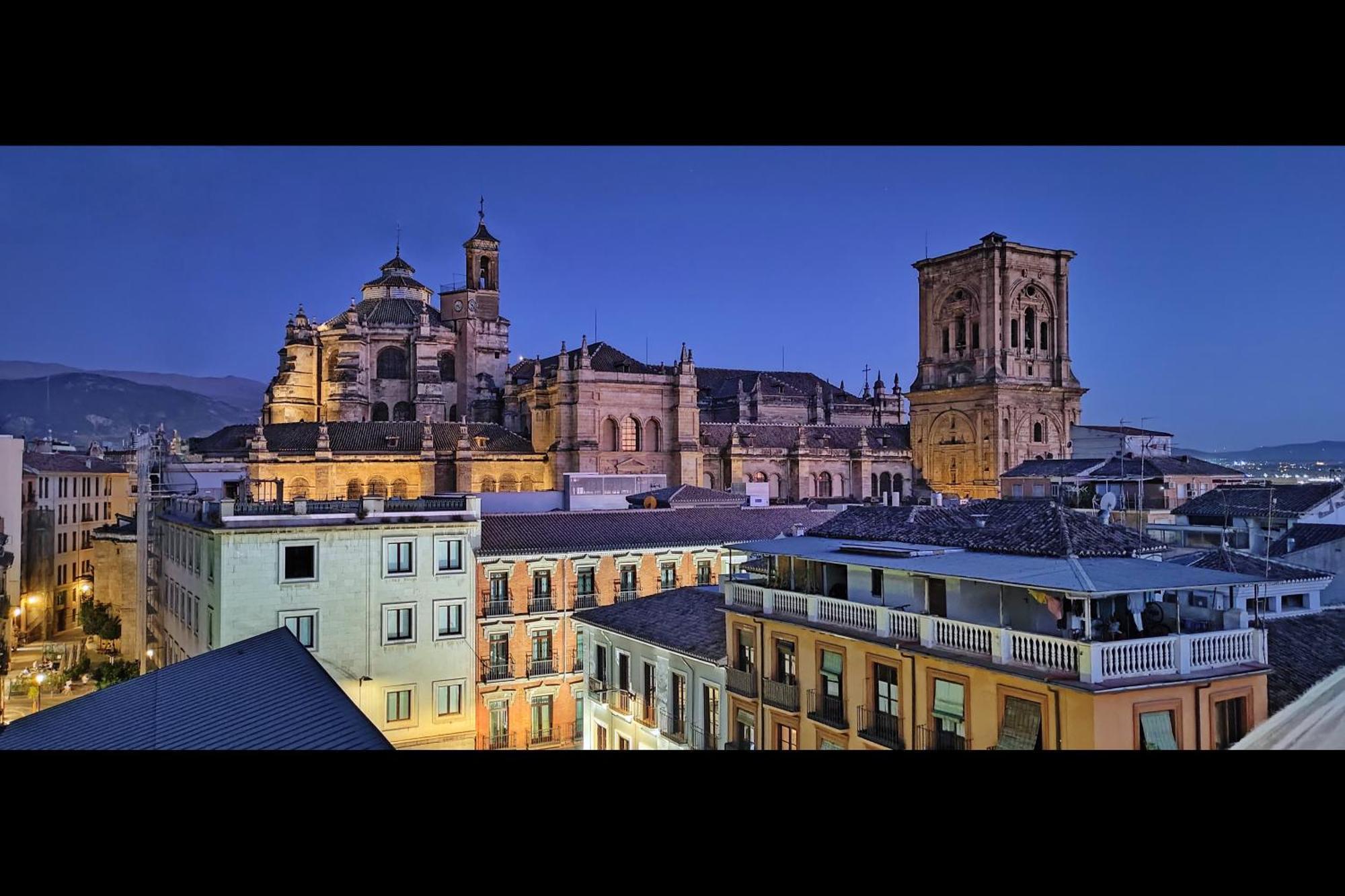 Atico Panorama Catedral Apartment Granada Bagian luar foto
